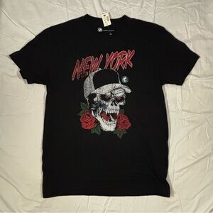 Black Graphic Aeropostale Tee with Skull and Roses